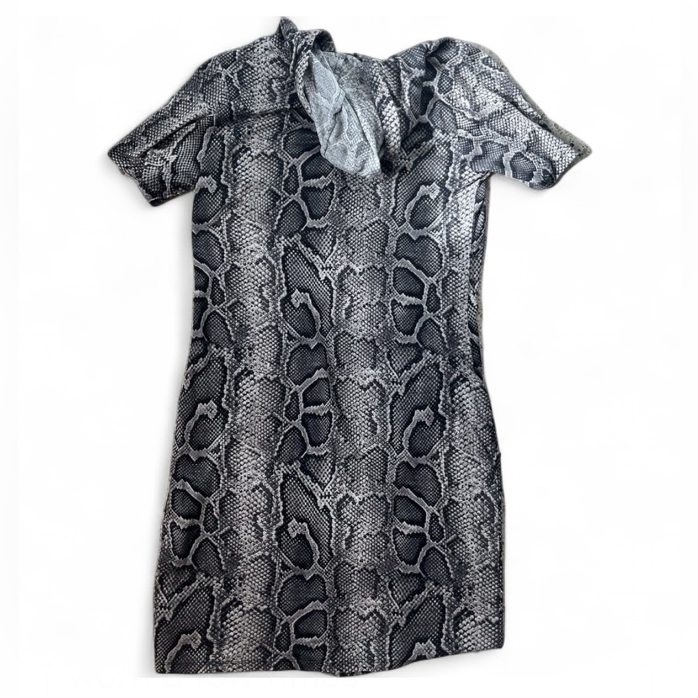 Michael Kors hooded snakeskin dress, size XS. Grey and black. Knit. - Picture 4 of 9